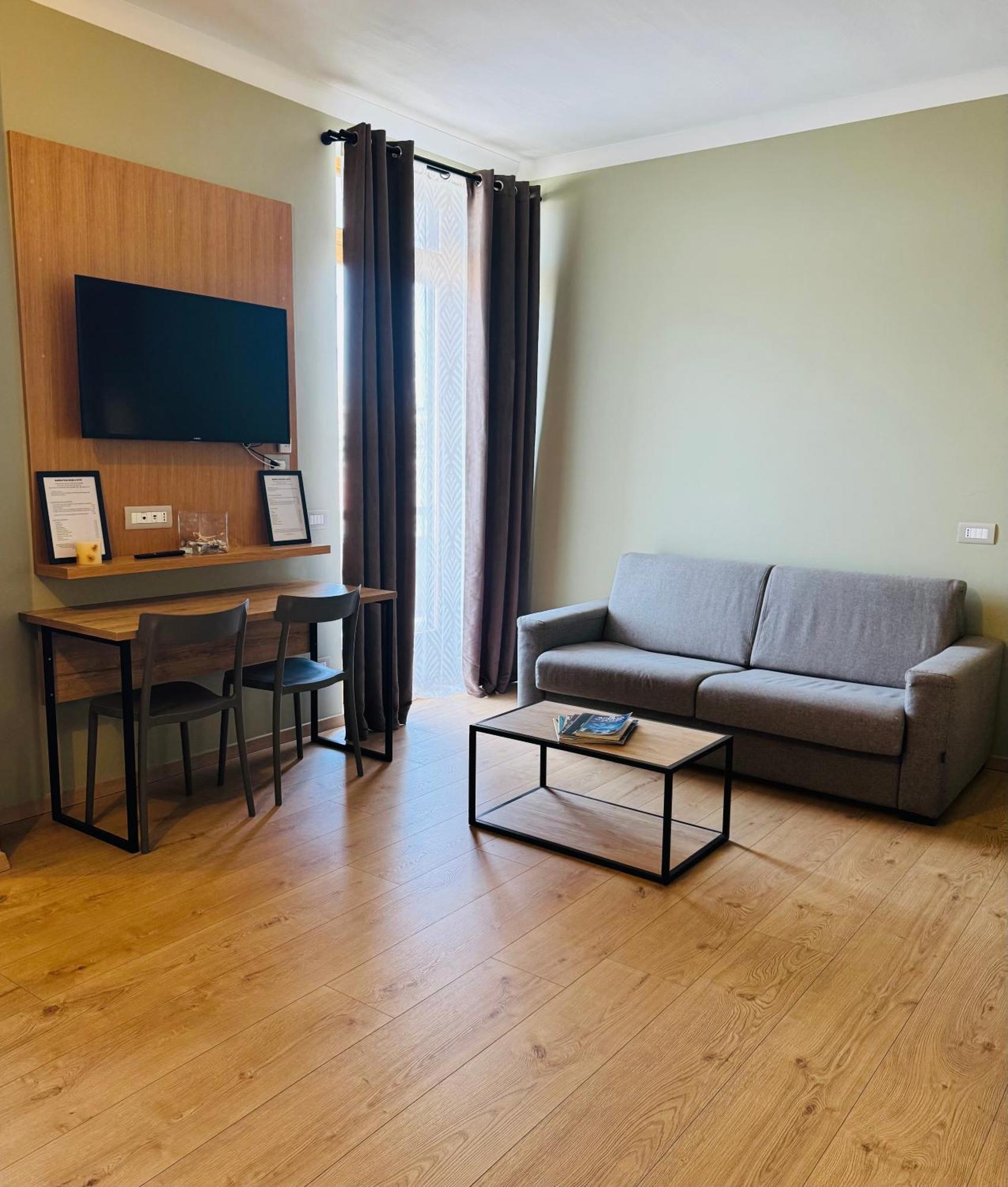 Manhattan Room & Suite บารี ภายนอก รูปภาพ