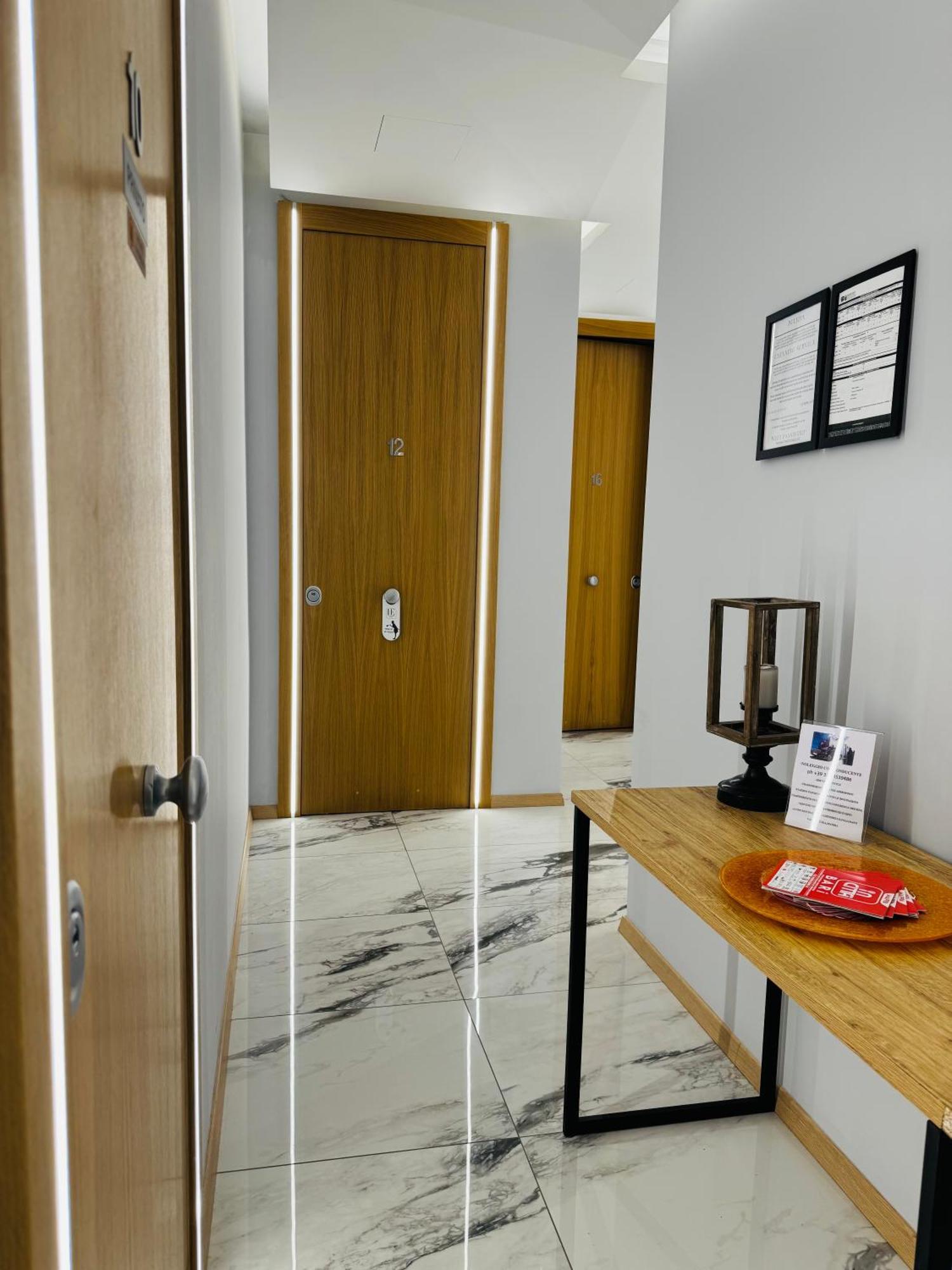 Manhattan Room & Suite บารี ภายนอก รูปภาพ